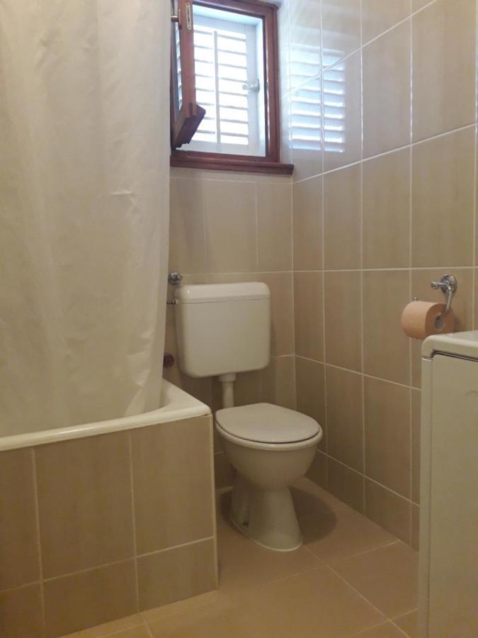 Goga Apartment Petrcane Bagian luar foto